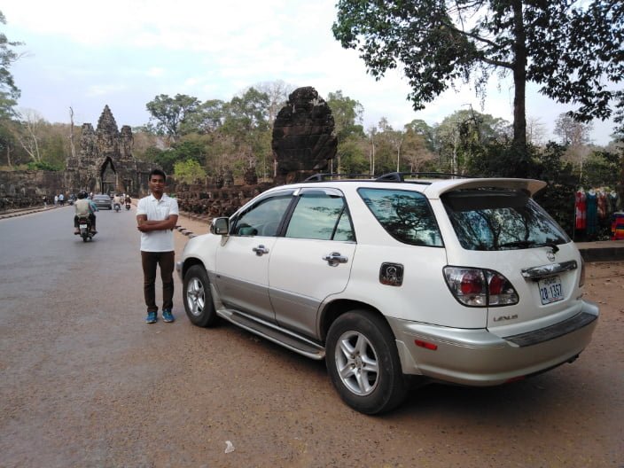 Lexus car (SUV) Phnom Penh -> Angkor Wat temple > Siem Reap