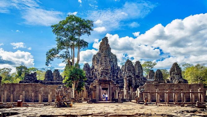 Private Taxi to Bayon temple